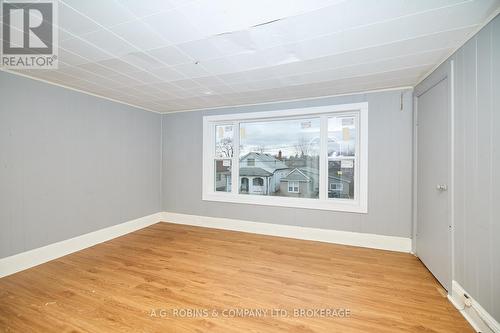 31 Wright Street, Welland (773 - Lincoln/Crowland), ON - Indoor Photo Showing Other Room