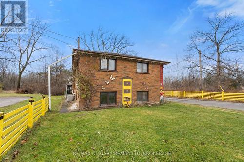 8279 Stanley Avenue, Niagara Falls (221 - Marineland), ON - Outdoor