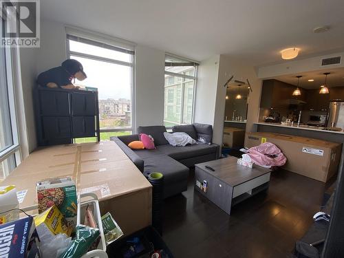 608 8333 Anderson Road, Richmond, BC - Indoor Photo Showing Living Room