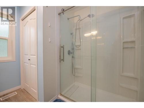 10580 Bonnie Drive, Lake Country, BC - Indoor Photo Showing Bathroom