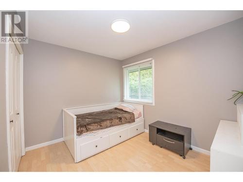 10580 Bonnie Drive, Lake Country, BC - Indoor Photo Showing Bedroom