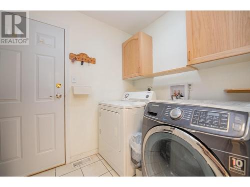 10580 Bonnie Drive, Lake Country, BC - Indoor Photo Showing Laundry Room