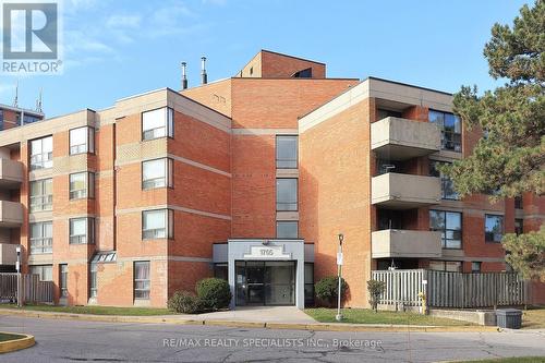 411 - 1705 Mccowan Road, Toronto, ON - Outdoor