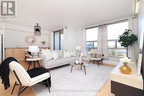 411 - 1705 Mccowan Road, Toronto, ON - Indoor Photo Showing Living Room