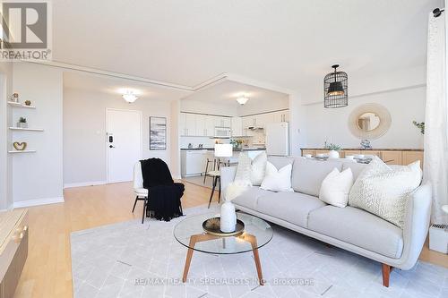 411 - 1705 Mccowan Road, Toronto, ON - Indoor Photo Showing Living Room