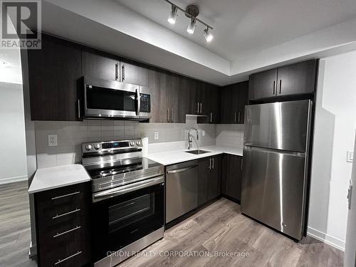 1006 - 1435 Celebration Drive, Pickering, ON - Indoor Photo Showing Kitchen