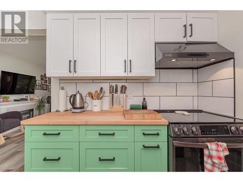 409 Main Street Unit# 302, Sicamous, BC - Indoor Photo Showing Kitchen