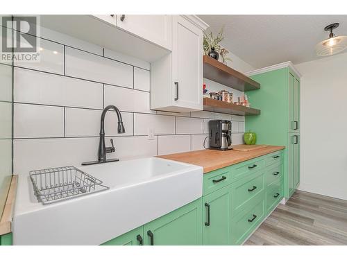 409 Main Street Unit# 302, Sicamous, BC - Indoor Photo Showing Kitchen