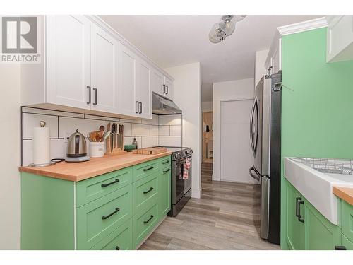 409 Main Street Unit# 302, Sicamous, BC - Indoor Photo Showing Kitchen