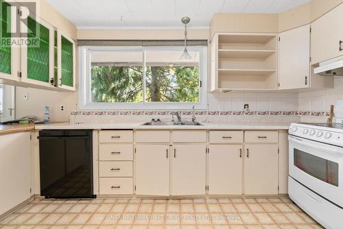 443 Smith Street, Brighton, ON - Indoor Photo Showing Kitchen With Double Sink