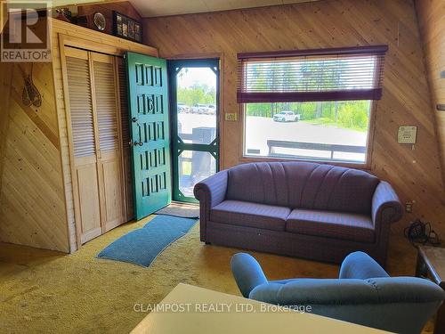 6 Kreiner Drive, Timmins (Mtj - Kamiskotia), ON - Indoor Photo Showing Living Room