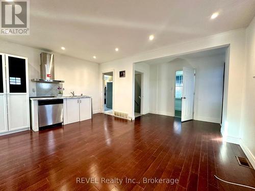 826 East Main Street, Welland (768 - Welland Downtown), ON - Indoor Photo Showing Kitchen