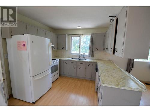 2047 Norwood Street, Prince George, BC - Indoor Photo Showing Kitchen With Double Sink