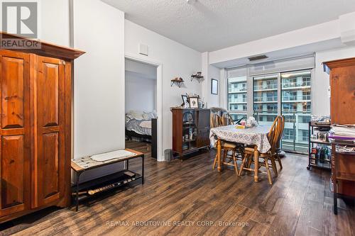 1306 - 65 Speers Road, Oakville, ON - Indoor Photo Showing Dining Room