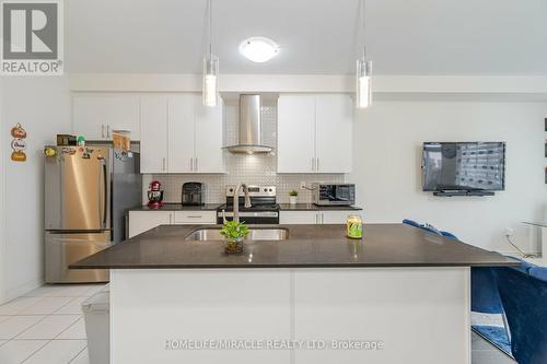 129 Adventura Road, Brampton, ON - Indoor Photo Showing Kitchen With Upgraded Kitchen