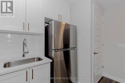 411 - 480 Gordon Krantz Avenue, Milton, ON - Indoor Photo Showing Kitchen