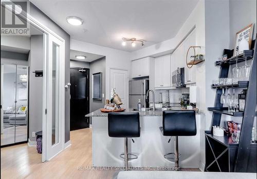 2008 - 90 Absolute Avenue, Mississauga, ON - Indoor Photo Showing Kitchen With Upgraded Kitchen