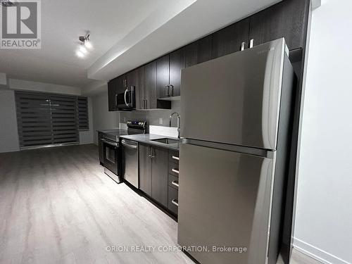 804 - 1435 Celebration Drive, Pickering, ON - Indoor Photo Showing Kitchen