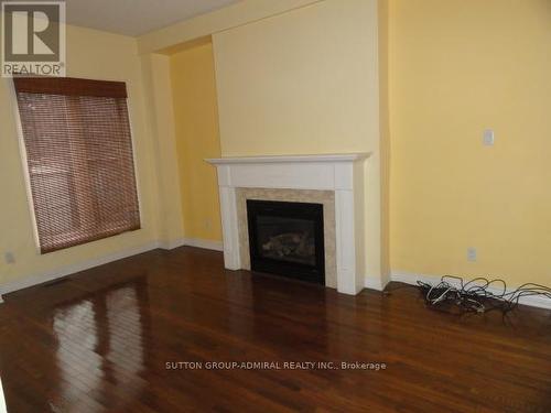 108 Littleside Street, Richmond Hill, ON - Indoor With Fireplace