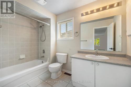 103 Gail Parks Crescent, Newmarket, ON - Indoor Photo Showing Bathroom