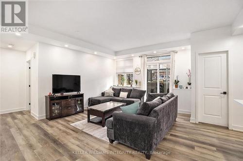 E - 390 Rolling Meadow Crescent, Ottawa, ON - Indoor Photo Showing Living Room