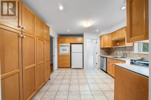 28 Kirk Drive, Markham, ON - Indoor Photo Showing Kitchen