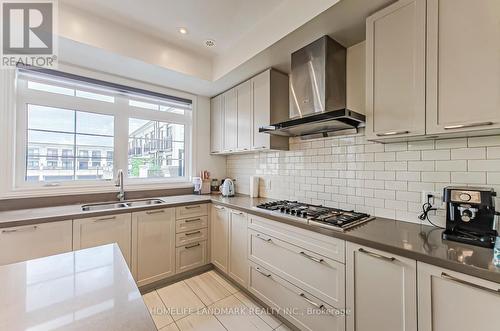 84 Village Parkway, Markham, ON - Indoor Photo Showing Kitchen With Double Sink With Upgraded Kitchen