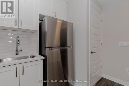 512 - 480 Gordon Krantz Avenue, Milton, ON - Indoor Photo Showing Kitchen With Upgraded Kitchen