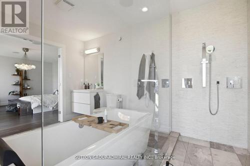 2130 Wateroak Drive, London, ON - Indoor Photo Showing Bathroom