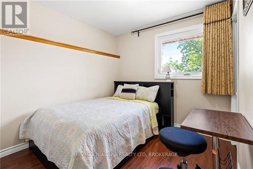 752 Four Mile Creek Road, Niagara-On-The-Lake, ON - Indoor Photo Showing Bedroom