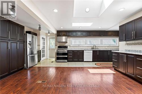 752 Four Mile Creek Road, Niagara-On-The-Lake, ON - Indoor Photo Showing Kitchen With Upgraded Kitchen