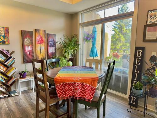 206-3550 Woodsdale Road, Lake Country, BC - Indoor Photo Showing Dining Room