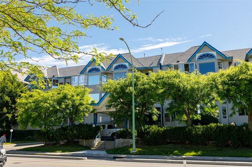 202-3157 Casorso Road, Kelowna, BC - Outdoor