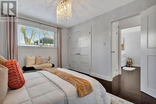 6313 Martel Court, Mississauga, ON - Indoor Photo Showing Bedroom