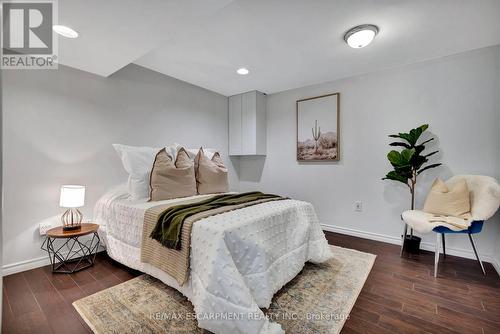 6313 Martel Court, Mississauga, ON - Indoor Photo Showing Bedroom