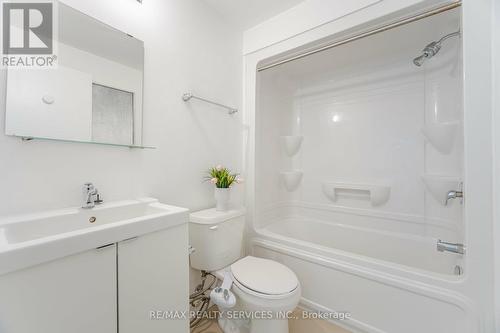 31 - 1720 Simcoe Street N, Oshawa, ON - Indoor Photo Showing Bathroom