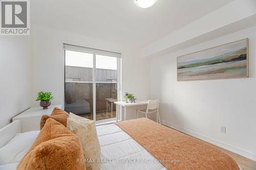 31 - 1720 Simcoe Street N, Oshawa, ON - Indoor Photo Showing Bedroom