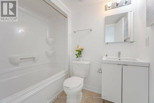 31 - 1720 Simcoe Street N, Oshawa, ON - Indoor Photo Showing Bathroom