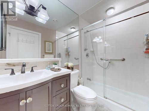 115 - 9519 Keele Street, Vaughan, ON - Indoor Photo Showing Bathroom