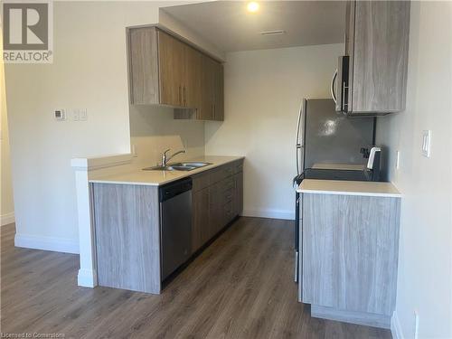 Kitchen - 600 Victoria Street S Unit# 7, Kitchener, ON - Indoor Photo Showing Kitchen With Double Sink