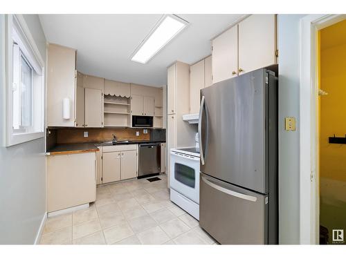 12013 42 St Nw, Edmonton, AB - Indoor Photo Showing Kitchen