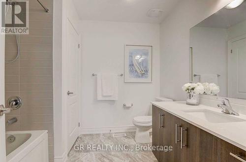 9 Silver Charm Drive, East Gwillimbury, ON - Indoor Photo Showing Bathroom