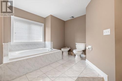 124 Rushbrook Drive, Newmarket, ON - Indoor Photo Showing Bathroom