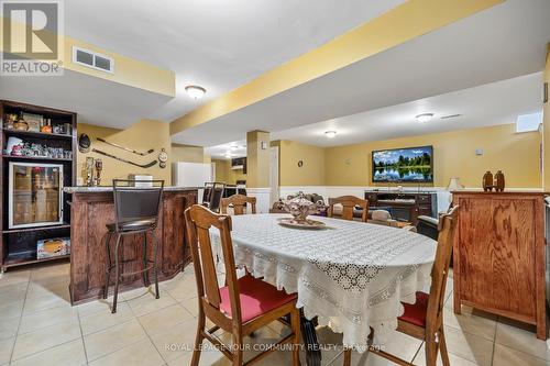 124 Rushbrook Drive, Newmarket, ON - Indoor Photo Showing Dining Room