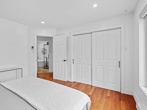 Master bedroom - 200 Rue Dessureault, Mont-Tremblant, QC - Indoor Photo Showing Bedroom