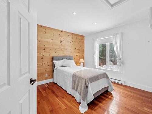 Bedroom - 200 Rue Dessureault, Mont-Tremblant, QC - Indoor Photo Showing Bedroom