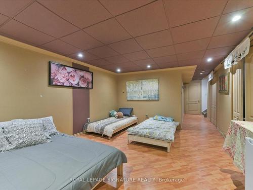 92 Coleridge Dr, Newmarket, ON - Indoor Photo Showing Bedroom