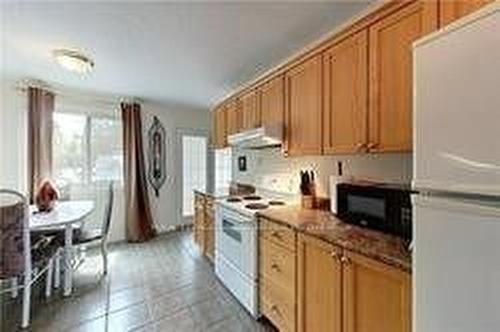 1-734 Shore Lane, Wasaga Beach, ON - Indoor Photo Showing Kitchen