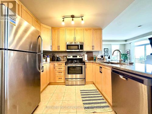 5 - 30 Prestige Circle, Ottawa, ON - Indoor Photo Showing Kitchen With Stainless Steel Kitchen