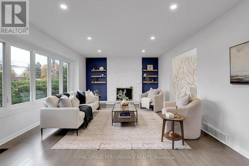 1790 Kilborn Avenue, Ottawa, ON - Indoor Photo Showing Living Room